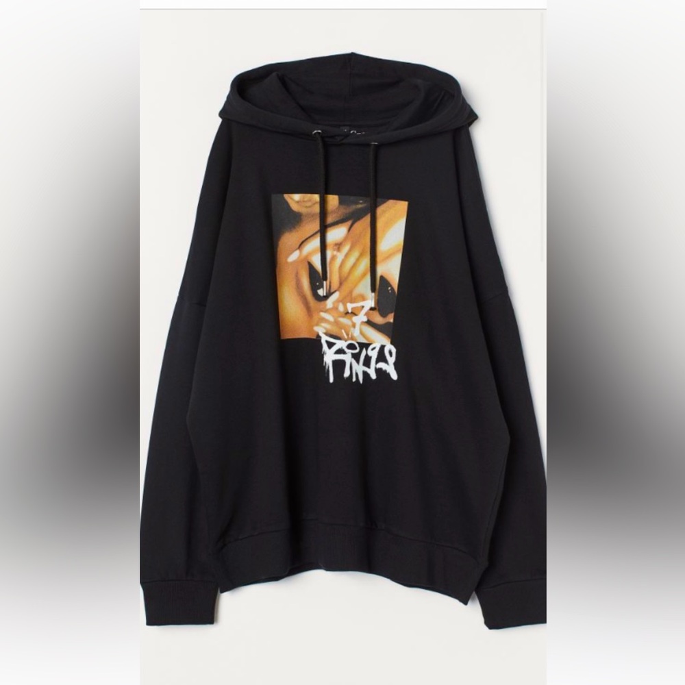 H&M oversized hoodie Ariana Grande